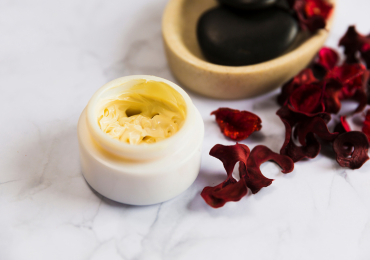 Kumkumadi Cream - Benefits & Uses